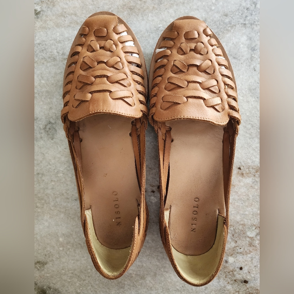 EUC Nisola Hurache Sandals